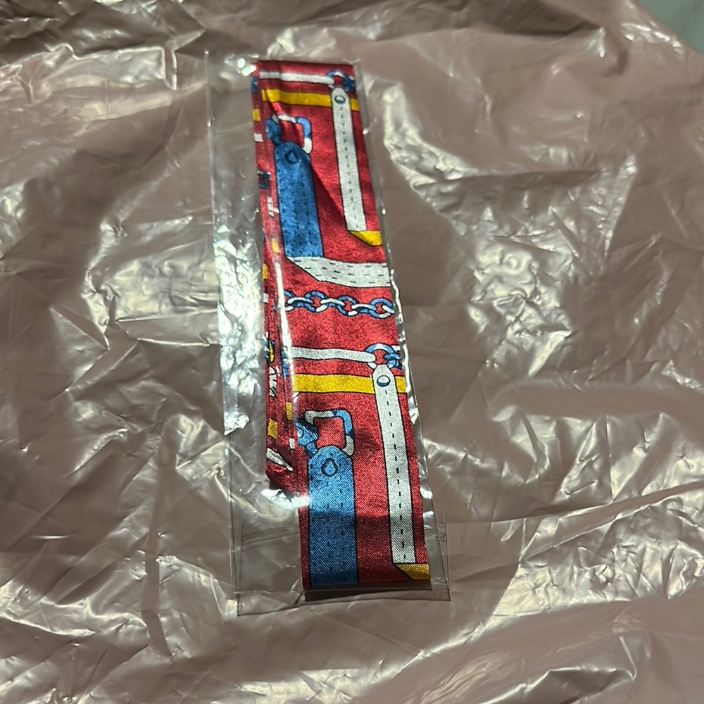 Colorful Chain Pattern Twilly